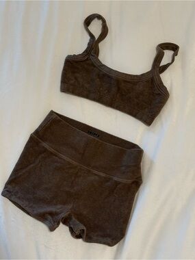 SKIMS - Terry Lounge Seamless Bralette and Shorts in Oxide